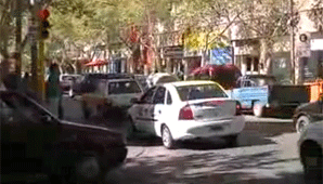 Caos vehicular por semáforos tildados en pleno centro