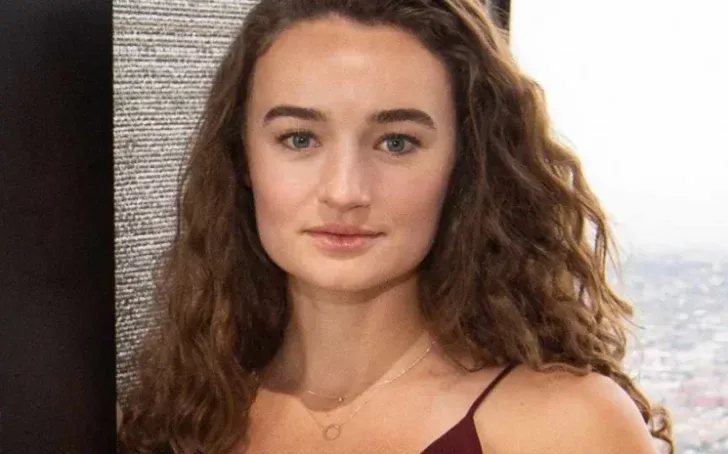 kelly-walking-728x454