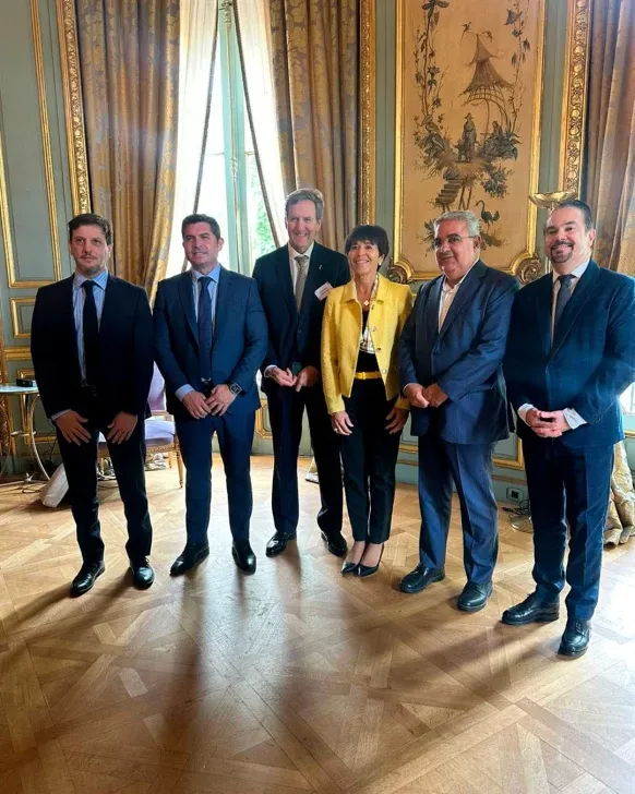 a16f010c-49c6-4766-88b4-da9e6d3f591a-582x728