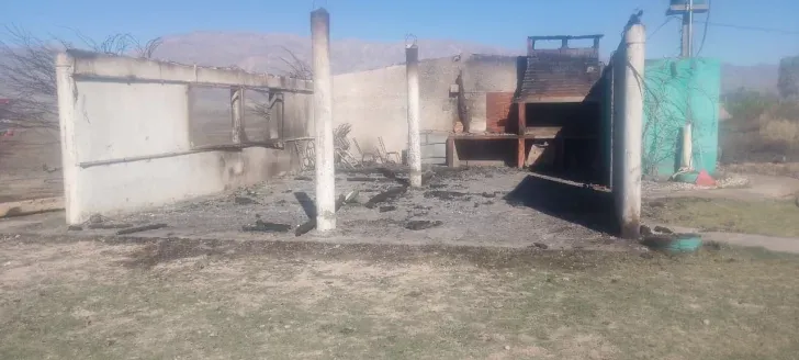 incendio-quincho-04102025-728x328