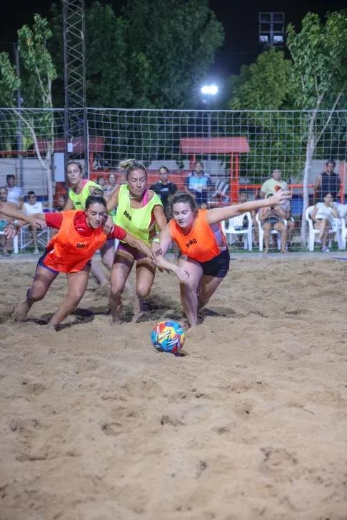 futbol playa UVT 2