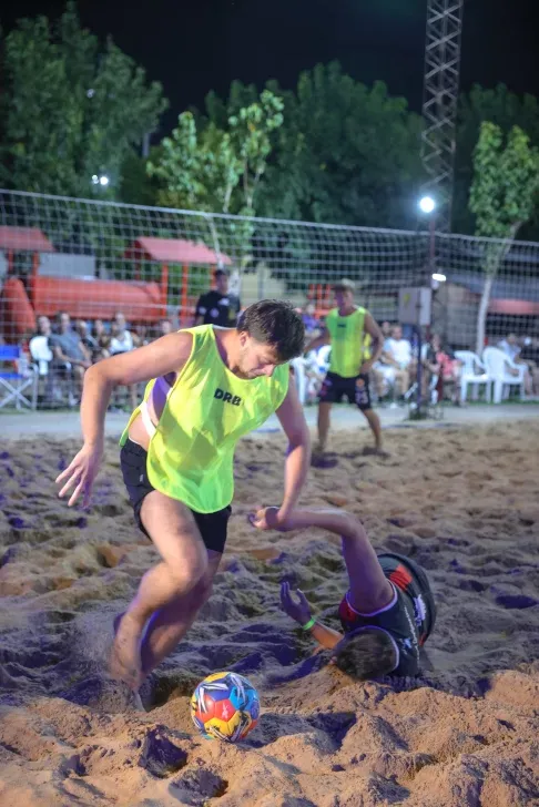 futbol playa UVT 3