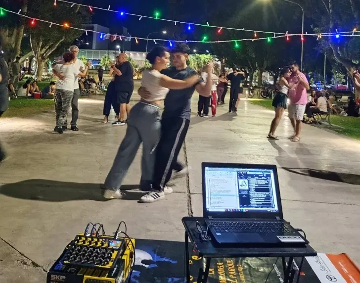 tango-milonga-del-parque-va-728x572