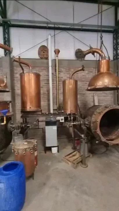 Destiler&iacute;a Barreal Blanco2