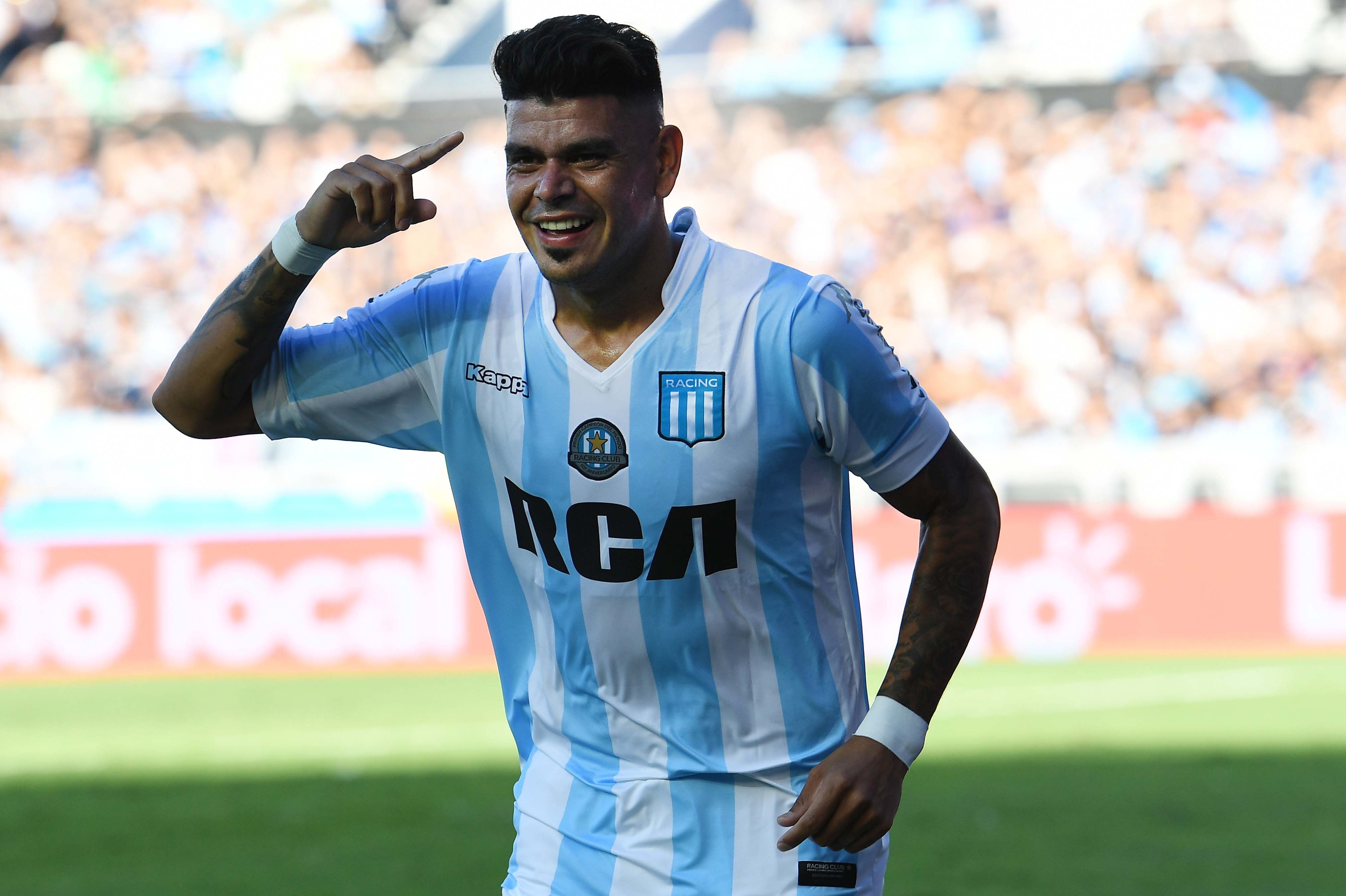 Buenos Aires: Gustavo Bou festeja su gol, el segundo del partido que enfrenta a Racing con Lan&uacute;s por la 15ta fecha del Torneo de Primera Divisi&oacute;n. Foto: Alfredo Luna/T&eacute;lam/cf 12/03/2017