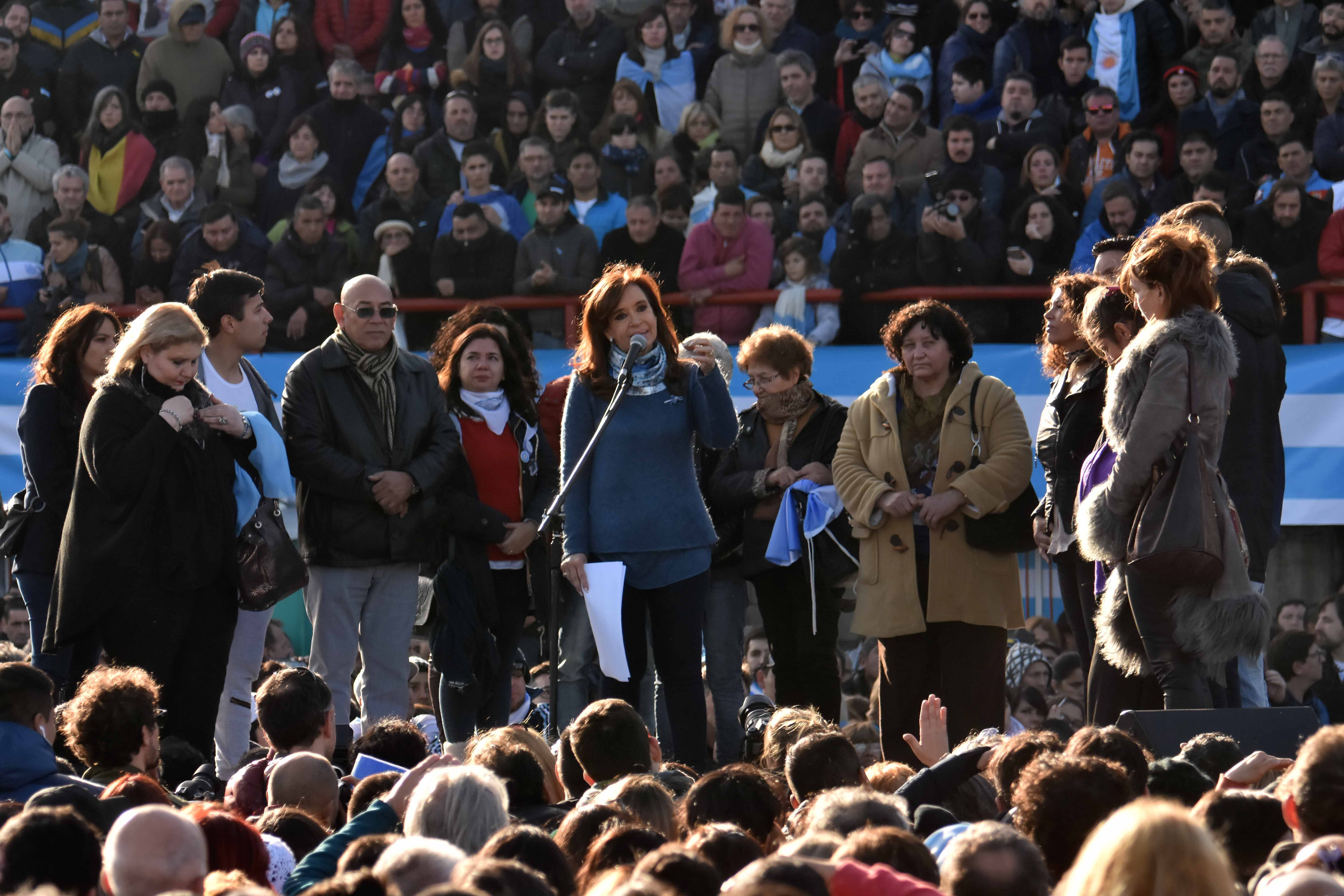 DYN36, BUENOS AIRES 20/06/17, CRISTINA FERNANDEZ DURANTE EL LANZAMIENTO DE UNIDAD CIUDADANA ESTA TARDE EN ELESTADIO DE ARSENAL.FOTO.DYN/EZEQUIEL PONTORIERO DYN36, BUENOS AIRES 20/06/17, CRISTINA FERNANDEZ DURANTE EL LANZAMIENTO DE UNIDAD CIUDADANA ESTA TARDE EN ELESTADIO DE ARSENAL.FOTO.DYN/EZEQUIEL PONTORIERO