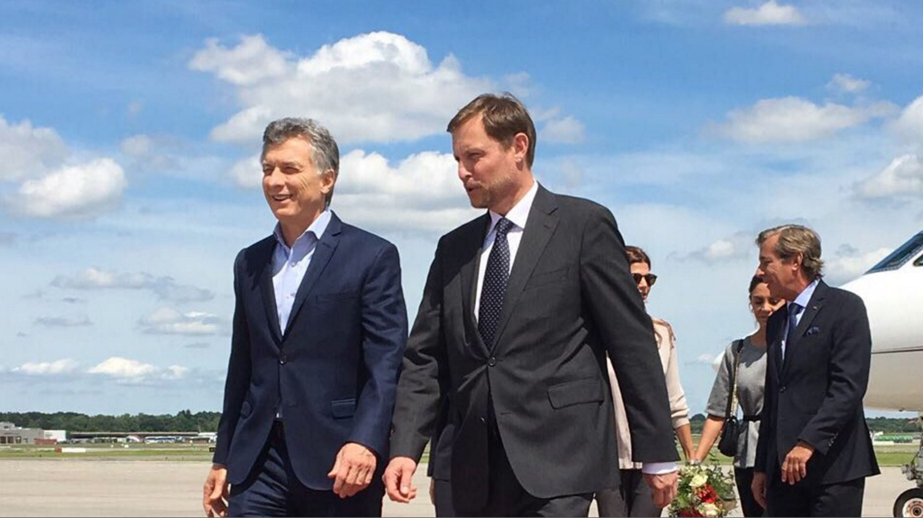 DYN09, HAMBURGO, ALEMANIA, 06/07/2017, EL PRESIDENTE MAURICIO MACRI LLEG� HOY A LA CIUDAD ALEMANA DE HAMBURGO PARA PARTICIPAR MA�ANA Y EL S�BADO DE LA CUMBRE DEL G20. FOTO:DYN/TWITTER MACRI DYN09, HAMBURGO, ALEMANIA, 06/07/2017, EL PRESIDENTE MAURICIO MACRI LLEG� HOY A LA CIUDAD ALEMANA DE HAMBURGO PARA PARTICIPAR MA�ANA Y EL S�BADO DE LA CUMBRE DEL G20. FOTO:DYN/TWITTER MACRI