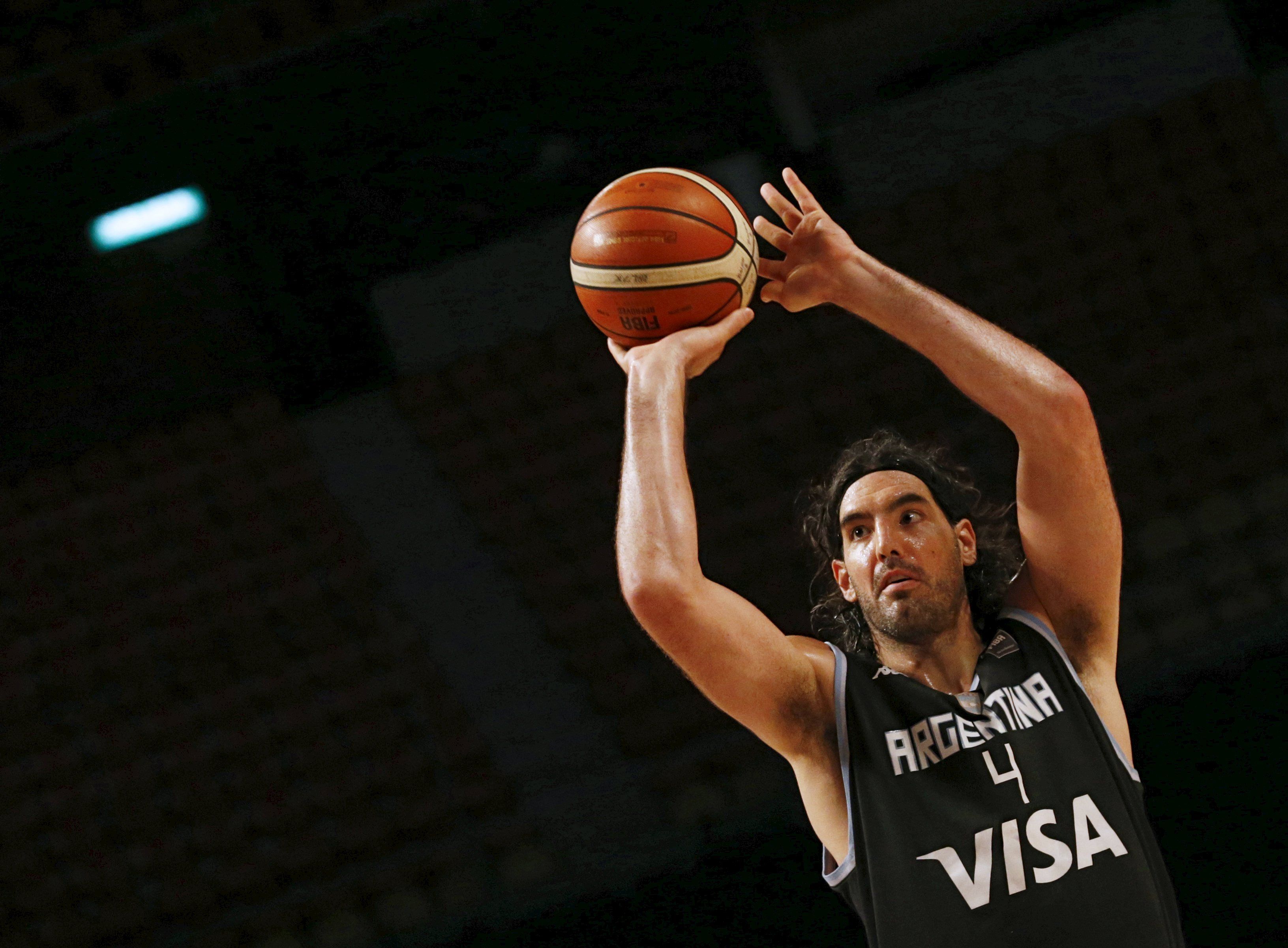 Argentina's Scola goes for the basket against Panama during their 2015 FIBA Americas Championship basketball game, in Mexico City