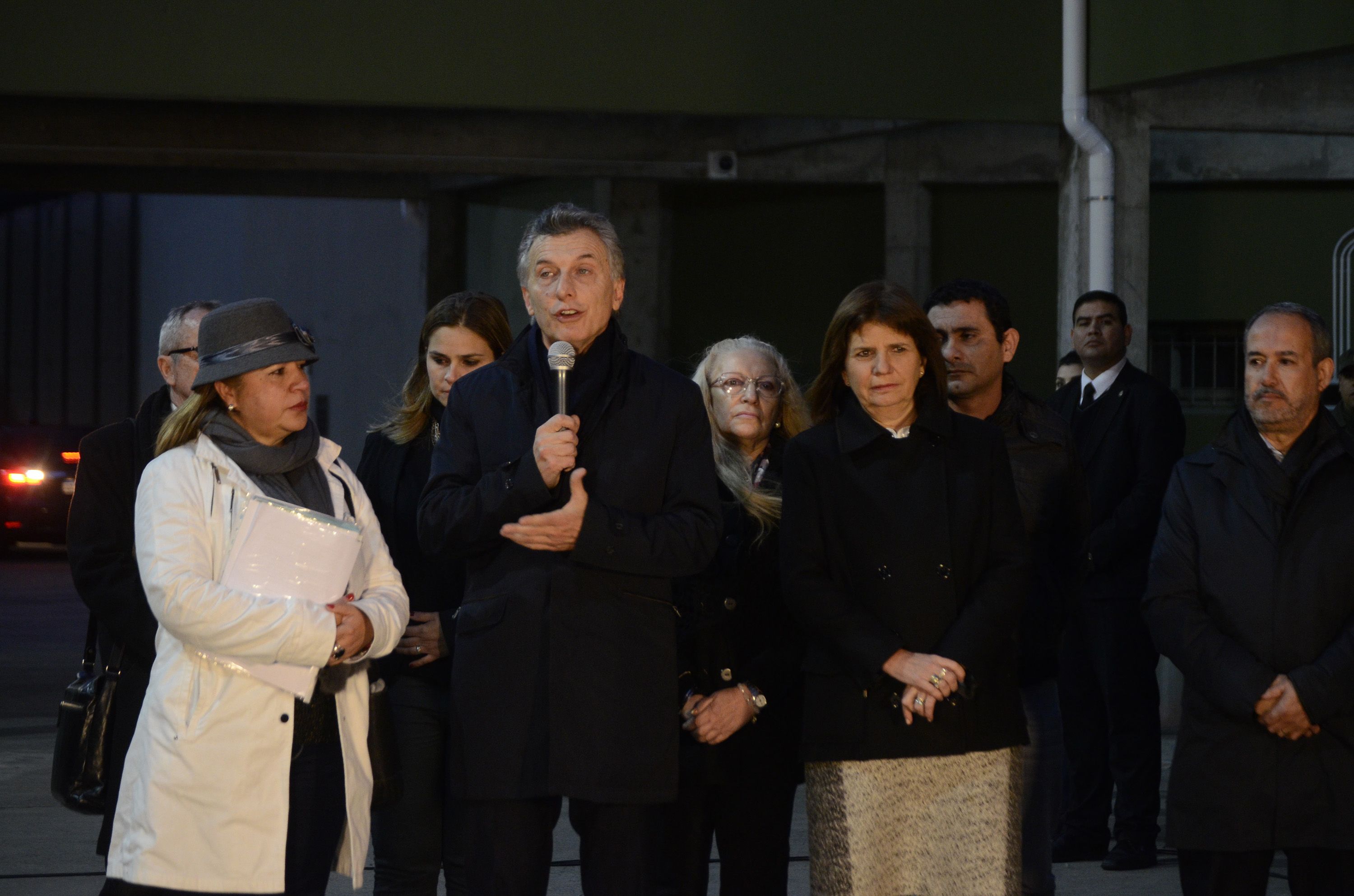 56DYN, BUENOS AIRES 18/07/2017, EL PRESIDENTE MAURICIO MACRI ENCABEZ� HOY, EN EL EDIFICIO CENTINELA, EL OPERATIVO DE INCINERACI�N DE LAS DOS TONELADAS DE DROGA INCAUTADA EN EL OPERATIVO BOBINAS BLANCAS, EL M�S IMPORTANTE DE LOS �LTIMOS 25 A�OS.FOTO:DYN/JAVIER BRUSCO. 56DYN, BUENOS AIRES 18/07/2017, EL PRESIDENTE MAURICIO MACRI ENCABEZ� HOY, EN EL EDIFICIO CENTINELA, EL OPERATIVO DE INCINERACI�N DE LAS DOS TONELADAS DE DROGA INCAUTADA EN EL OPERATIVO BOBINAS BLANCAS, EL M�S IMPORTANTE DE LOS �LTIMOS 25 A�OS.FOTO:DYN/JAVIER BRUSCO.