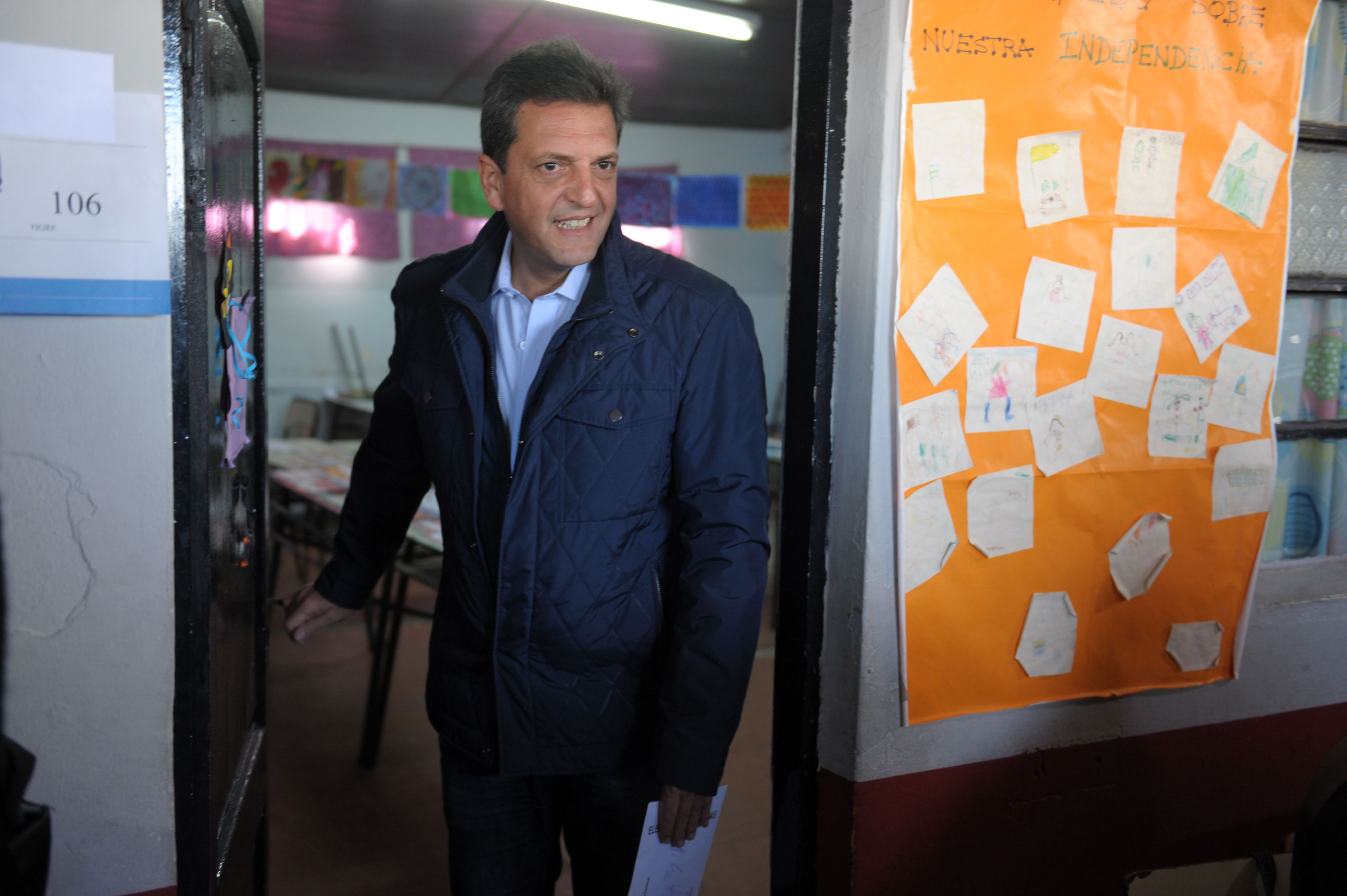 DYN090, TIGRE 113/08/17, EL PRECANDIDATO A SENADOR POR LA PROVINCIA DE BUENOS AIRES DE 1PA�S SERGIO MASSA VOT� ESTA MA�ANA EN TIGRE.FOTO:DYN/CARLOS SARRAF