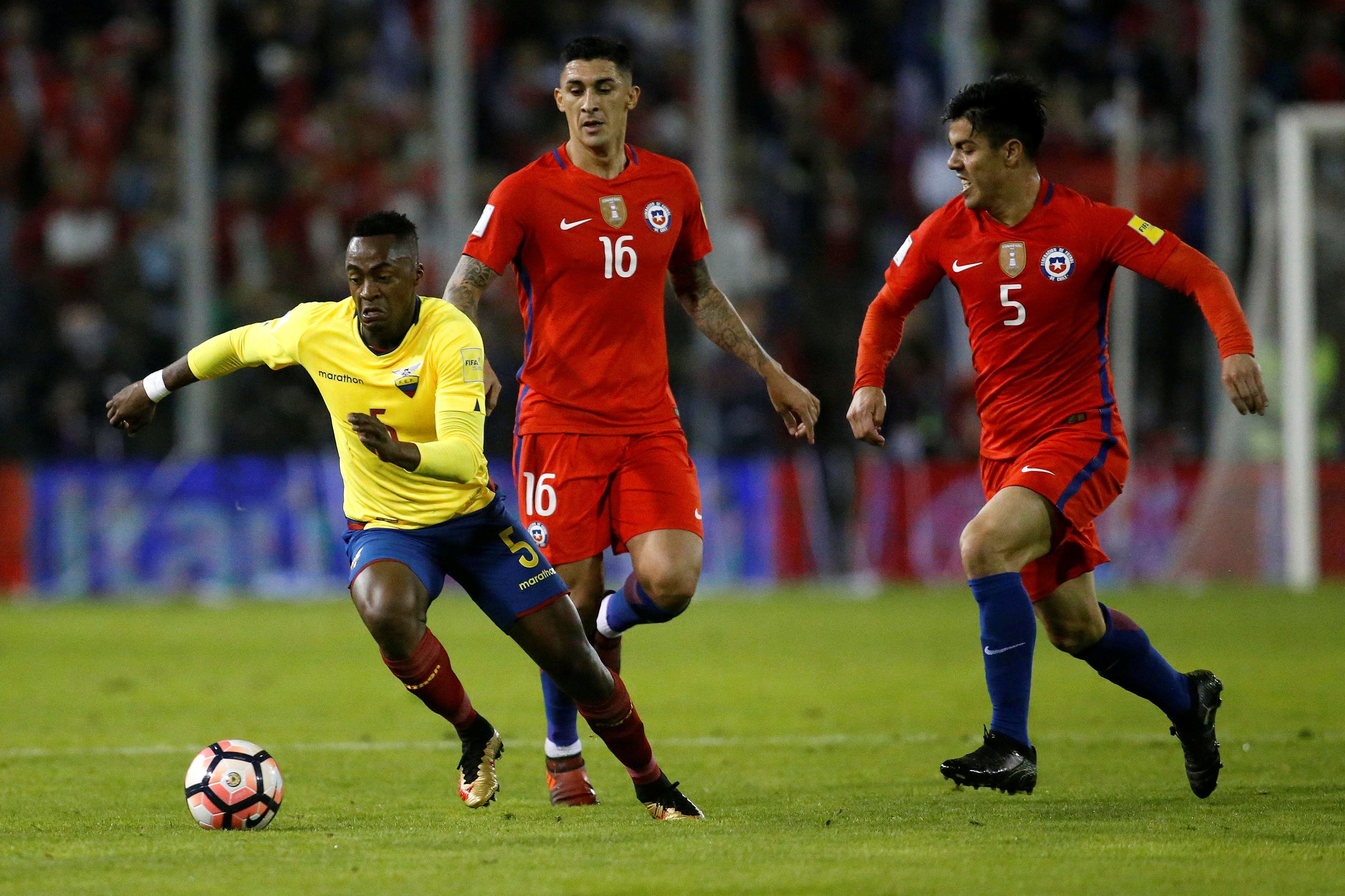 Football Soccer &ndash; 2018 World Cup Qualifiers - Chile v Ecuador - Estadio Monumental David Arellano, Santiago,
