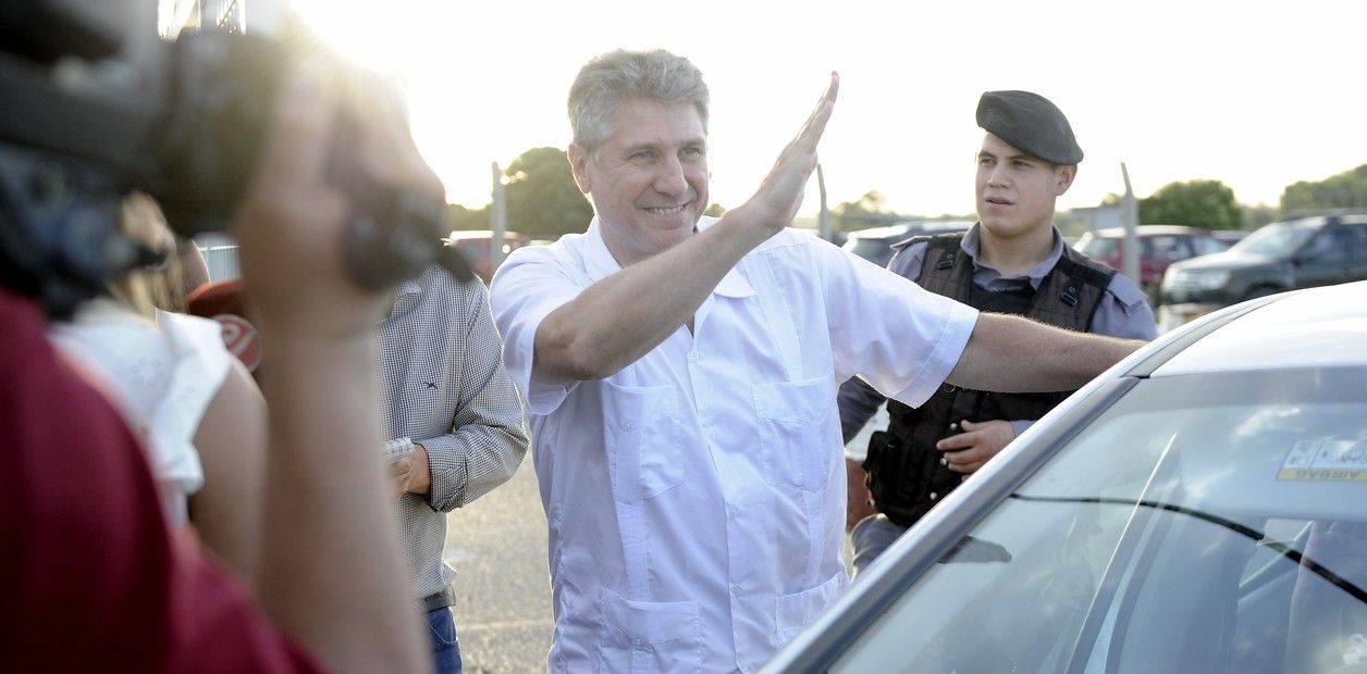 Amado Boudou en libertad al dejar la c&aacute;rcel de Ezeiza.Foto Juano Tesone