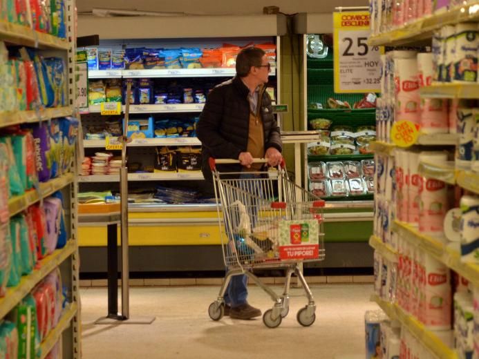 nqn inflacion - gondolas de supermercados foto mati subat 11-07-2017 nqn inflacion - gondolas de supermercados foto mati subat 11-07-2017