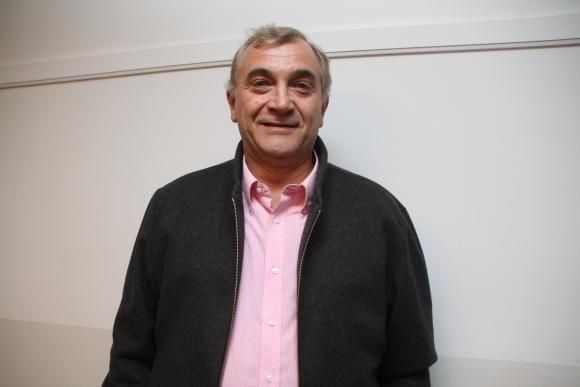 Antonio Falcón:Militante radical, fue presidente del Comité Capital, presidente y vice de la Convención y miembro del Comité nacional. En cargos públicos, fue secretario de Gobierno durante la Alianza, concejal de Capital y secretario del Concejo Deliberante. Es abogado y tiene 55 años. Lidera la lista Antonio Falcón:Militante radical, fue presidente del Comité Capital, presidente y vice de la Convención y miembro del Comité nacional. En cargos públicos, fue secretario de Gobierno durante la Alianza, concejal de Capital y secretario del Concejo Deliberante. Es abogado y tiene 55 años. Lidera la lista