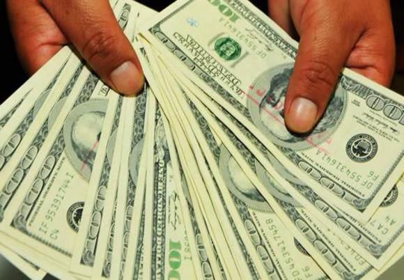 Es la cuarta. Es la cuarta jornada consecutiva en que la divisa opera en el mercado paralelo con tendencia alcista. El lunes pasado, el d&oacute;lar blue hab&iacute;a cerrado a 15,84 pesos.