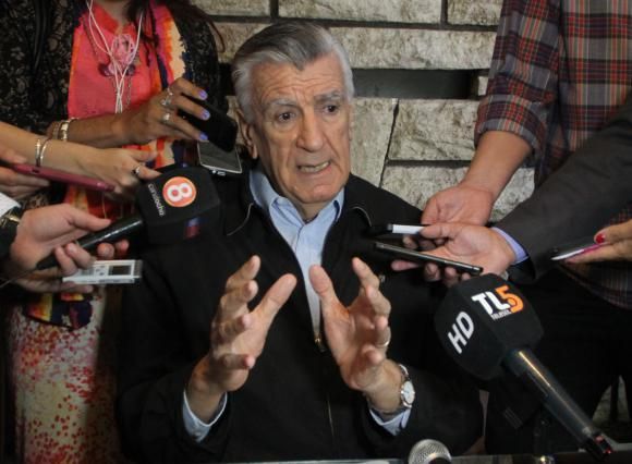 En conferencia. Gioja dio a conocer los detalles del dictamen de minor&iacute;a por la reforma pol&iacute;tica. Se mostr&oacute; a favor del voto electr&oacute;nico, pero con cambios.