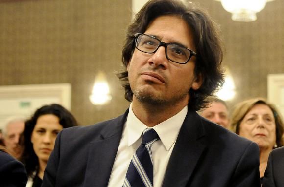 En busca de una ley. Garavano también advirtió que ‘hay varios proyectos en el Congreso‘ que plantean el tratamiento de este tipo de delitos ‘y que seguramente se debatirán‘ para ponerle cepo a la corrupción con una ley. En busca de una ley. Garavano también advirtió que ‘hay varios proyectos en el Congreso‘ que plantean el tratamiento de este tipo de delitos ‘y que seguramente se debatirán‘ para ponerle cepo a la corrupción con una ley.