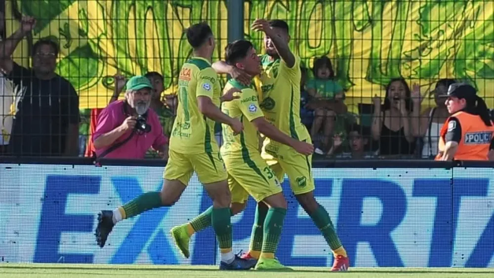 Defensa y Justicia venció a Godoy Cruz, que no logró salir del fondo