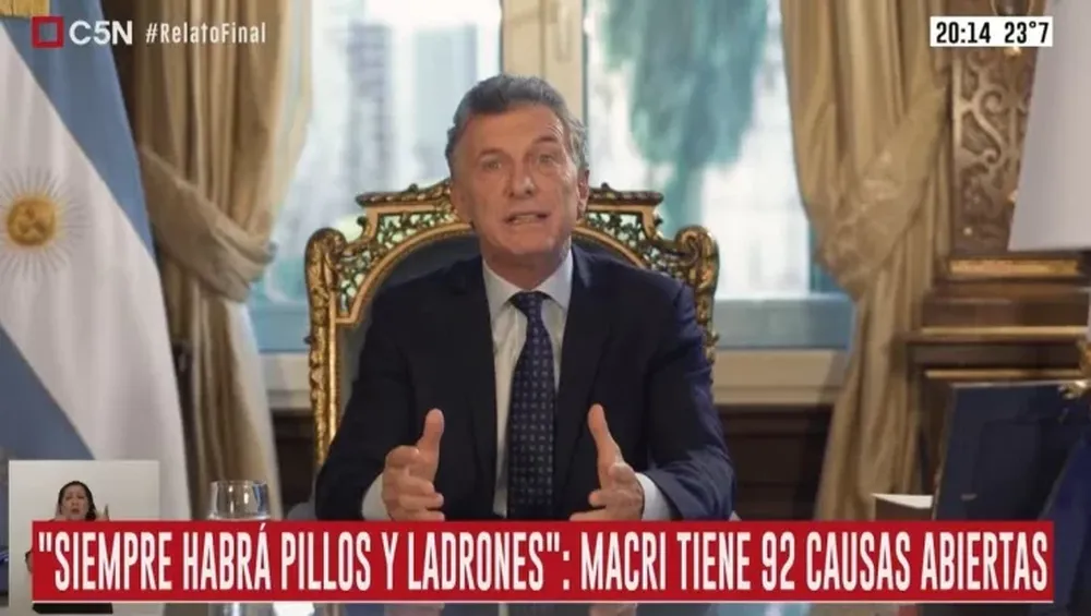 Mientras Macri hablaba, C5N colocaba polémicas placas con críticas