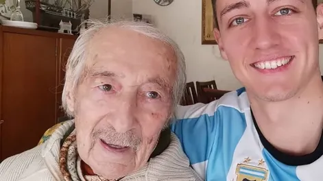 Murió el hombre de 100 años que anotaba en un cuaderno todos los goles de Messi