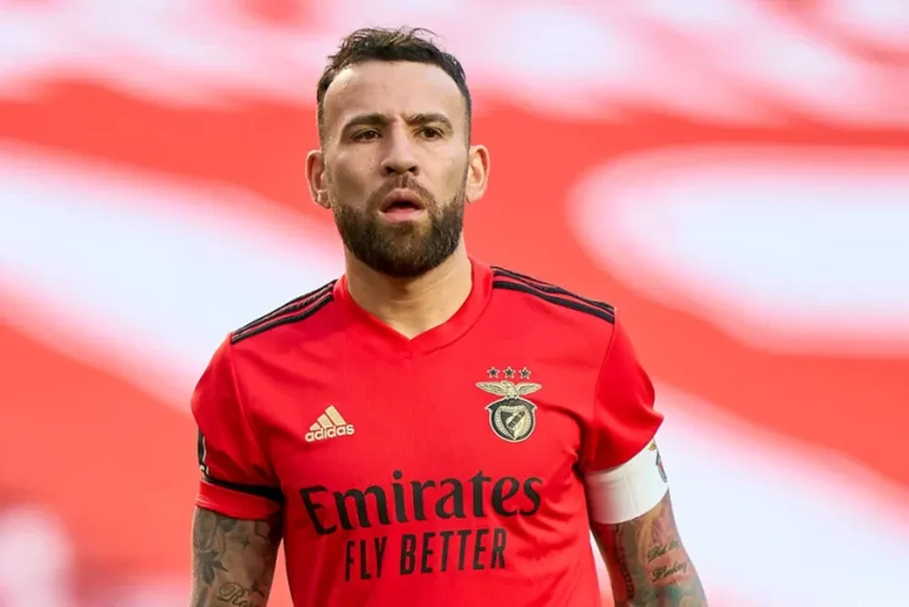 Otamendi rechazó la oferta de Benfica y podría quedar libre en junio