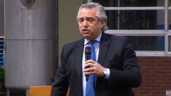 Fernández: “Los reclamos se resuelven frontalmente y no tocando sirenas”