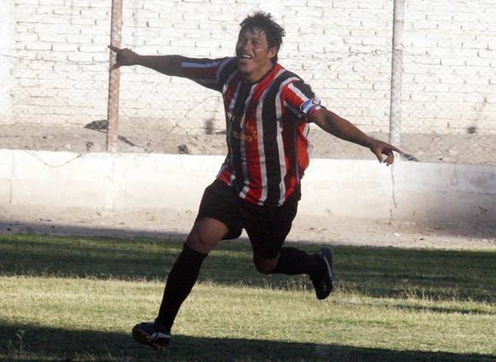 Rivadavia ganó y se prendió