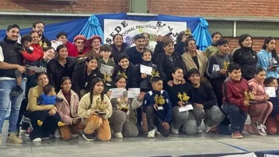 PARTE DE LA DELEGACIÓN que representará a San Juan en La Falda