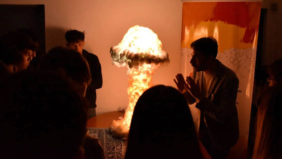 En el ciclo Arte por la Paz, Federico Caballero, director de Bibliotecas Populares y profesor de Historia, abordará la propuesta pedagógica 81 años de Hiroshima y Nagasaki.