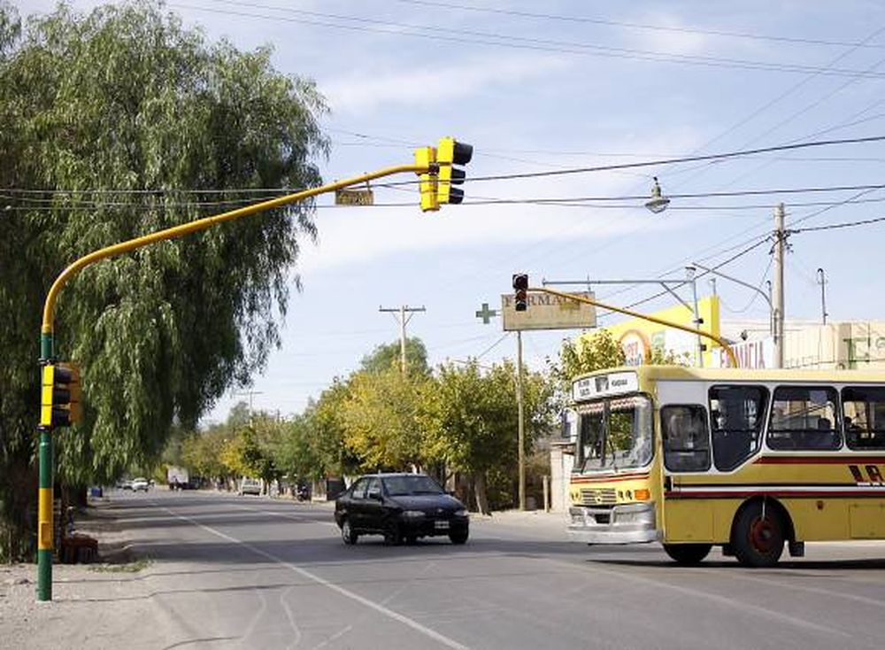 En Chimbas, de 10 semáforos pasarán a 17 en sólo un mes