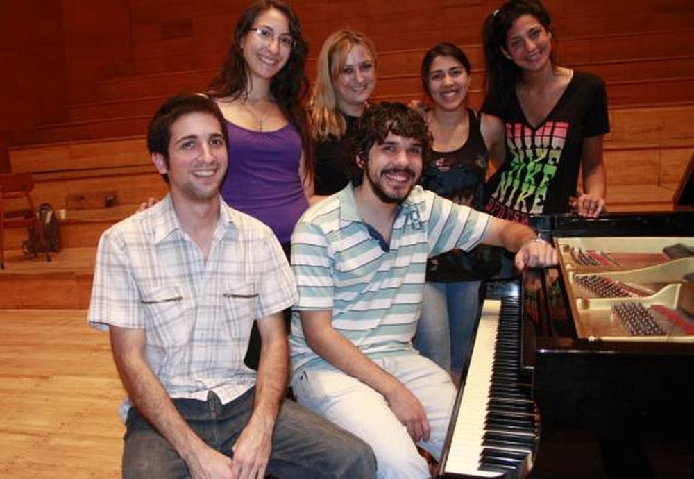 Talento joven sube a escena