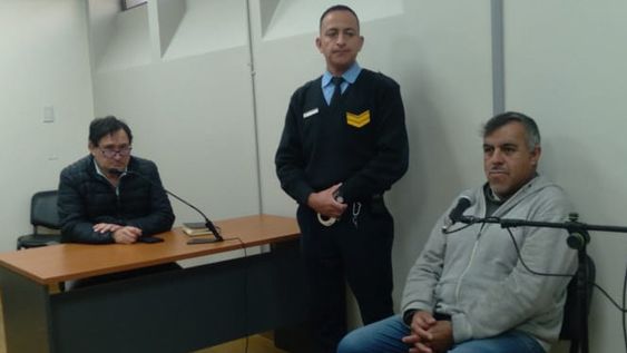 ALEJANDRO ANDRÉS JUÁREZ REYNOSO (47 años, derecha) aceptó los 7 años de cárcel por el grave ataque sexual.