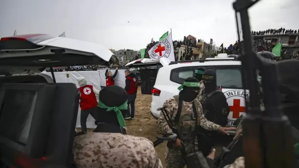 Hamás entregó a la Cruz Roja otros cuatro cuerpos de rehenes