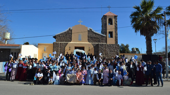 valle fertil y un multitudinario pericon nacional: un mes de trabajo, 180 bailarines y una apuesta que busca consolidarse en el tiempo