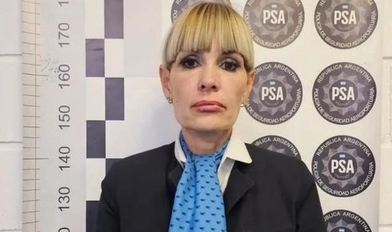 Dictan prisión preventiva domiciliaria para la azafata que realizó la amenaza de bomba