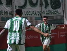 Rodrigo Galván llegó comon refuerzo este año a Sportivo Desamparados, debutó como titular y anotó dos goles para la victoria ante Atenas. Rodrigo Galván llegó comon refuerzo este año a Sportivo Desamparados, debutó como titular y anotó dos goles para la victoria ante Atenas.