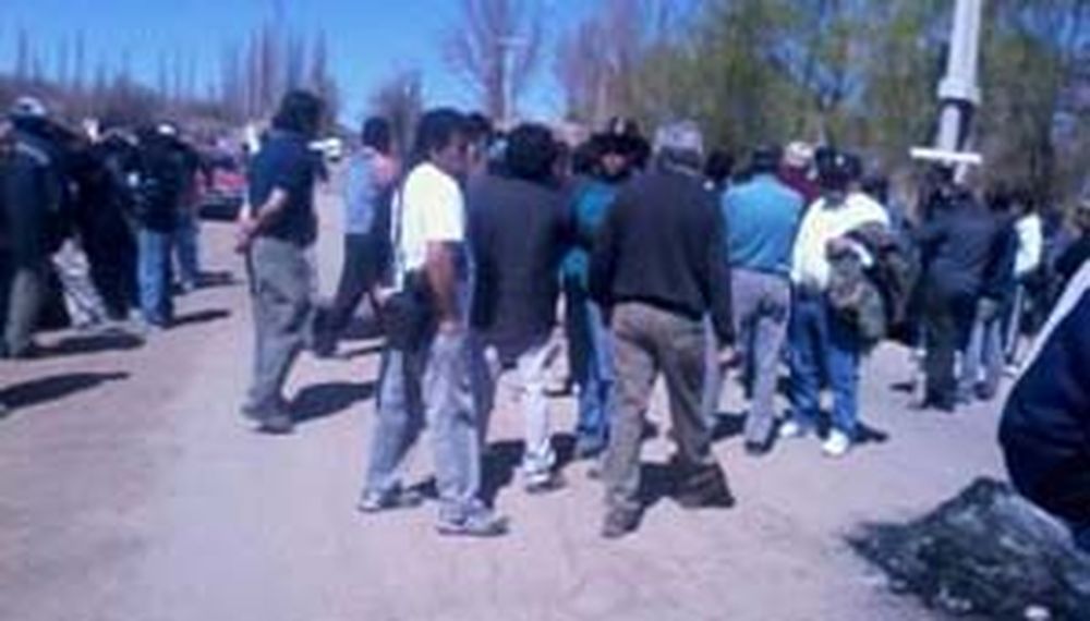 Iglesianos cortaron camino reclamando mejoras en ruta