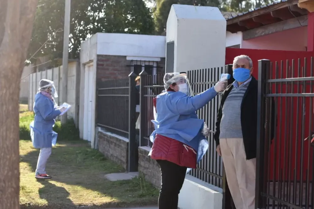 En un día, Argentina tuvo 121 muertes por coronavirus y 4.890 infectados