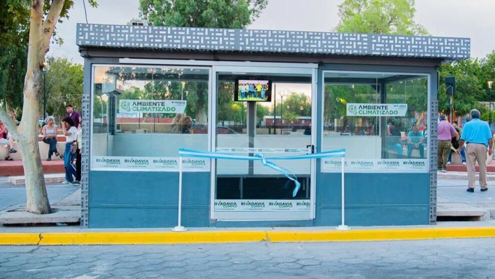 El mes pasado, el municipio de Rivadavia inaugur&oacute; la segunda parada de colectivos climatizada para mejorar la calidad de vida de los vecinos.