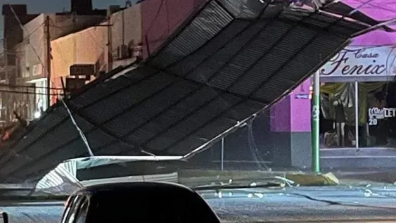 Casi lo peor por el viento: un gran techo voló casi 100 metros en Jáchal