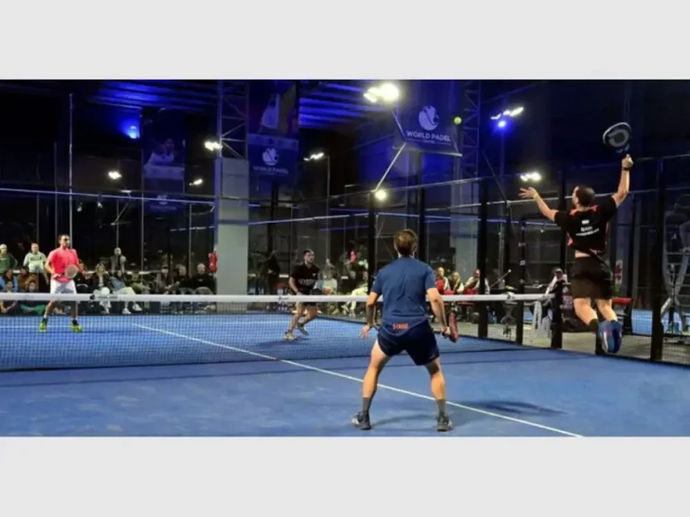 Profesionales. En el estadio Aldo Cantoni instalarán una cancha de padel con paredes de cristal. En San Juan jugarán las 15 mejores parejas del país.