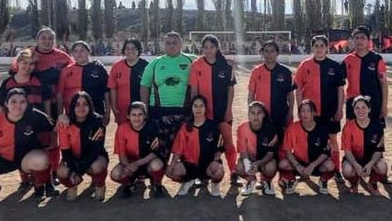 Femenino: La Capilla, campeón