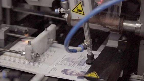 REGULAR O EXPRÉS. En Argentina un pasaporte cuesta entre 70 mil y $ 250.000.