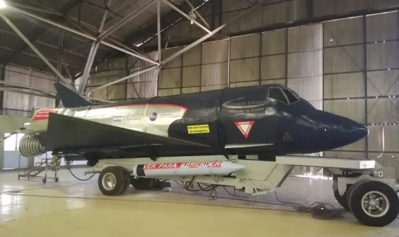 Nave Espacial Escuela Discoverer en Rawson