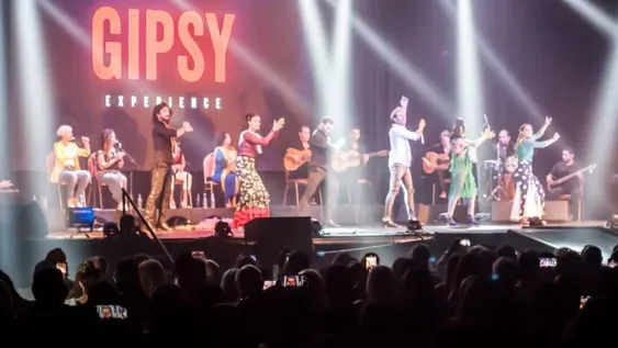 Fuego flamenco con tinte local