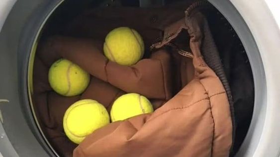Para qué sirve meter pelotas de tenis en el lavarropas
