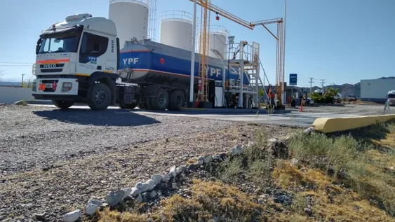 YPF baja un contrato a una empresa y pone en riesgo 22 puestos de trabajo