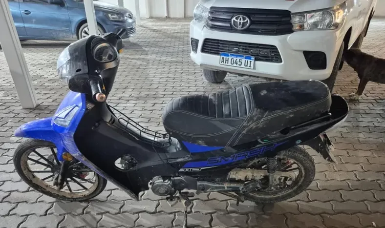 Hallaron una moto, una garrafa y una máquina de soldar al costado de la Ruta 153 en Sarmiento