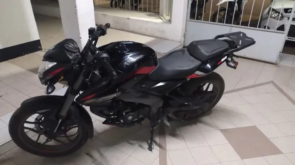 Robó una costosa moto, lo sorprendieron y se dio a la fuga