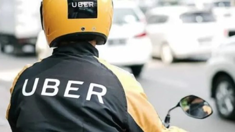 Pocito: lo emboscaron cuando iba a hacer un viaje de Uber Moto y le robaron la moto, el celular y hasta las zapatillas